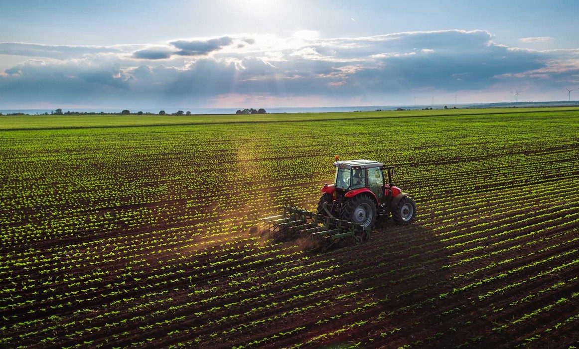 Choosing the Right Tractor to Increase Efficiency in Your Field