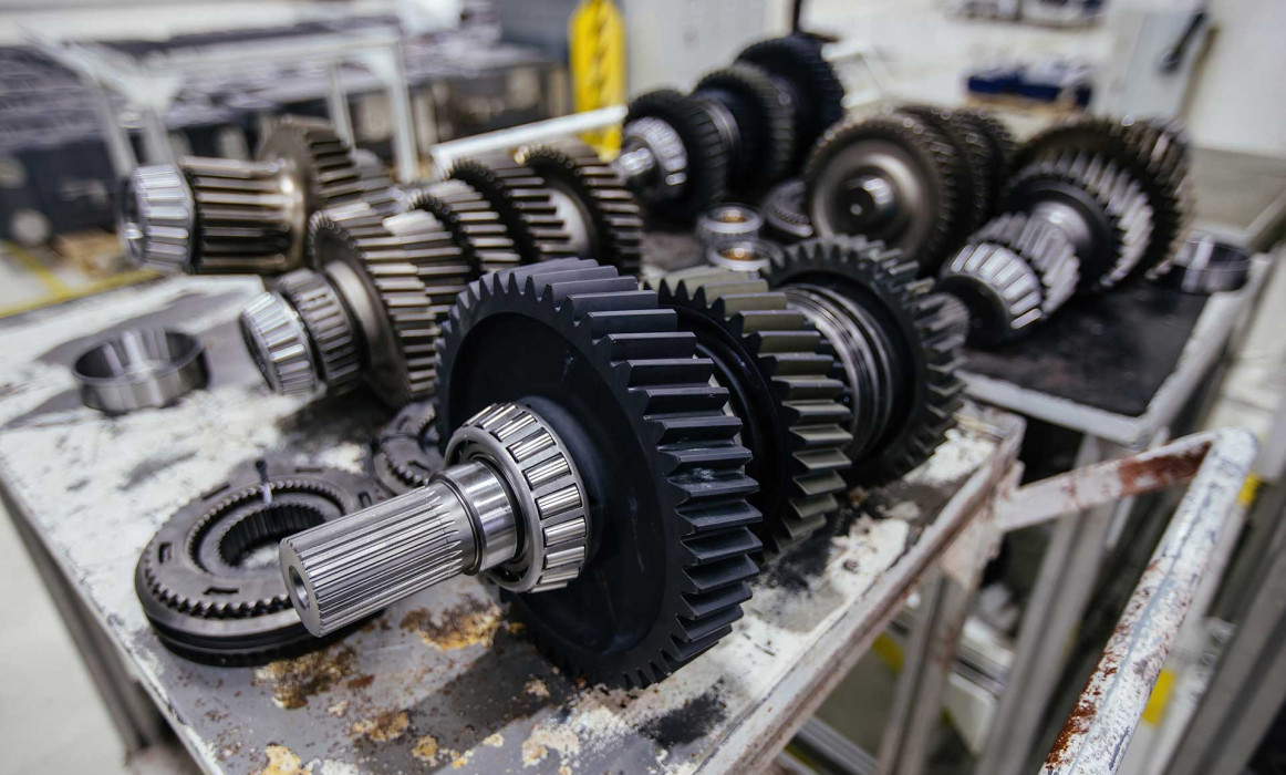 Tractor Transmission Parts: Functions, Maintenance and Replacement Procedures