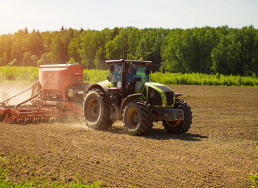How to Prepare Your Tractor for the Summer Season?